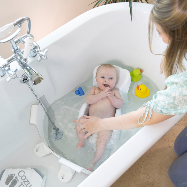 newborn baby bath